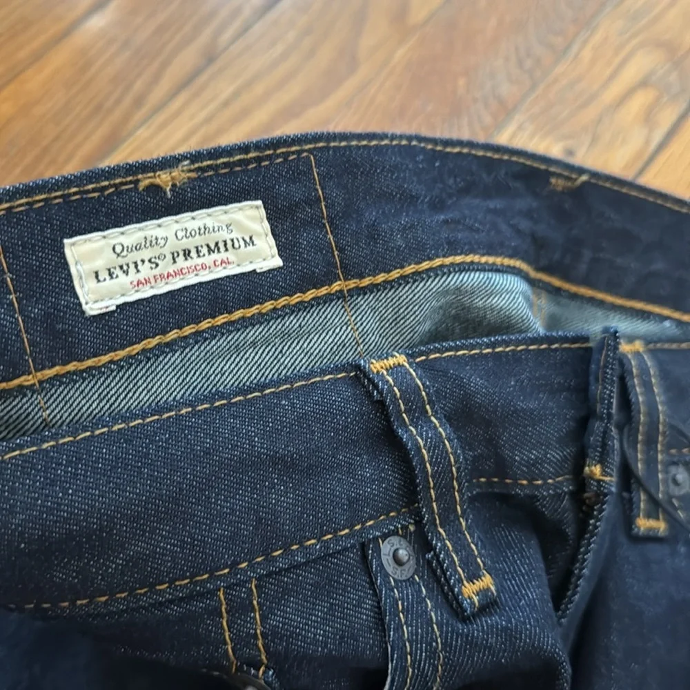 NWT Levi's Men's Selvedge dark wash Jeans straight leg 33w 30L